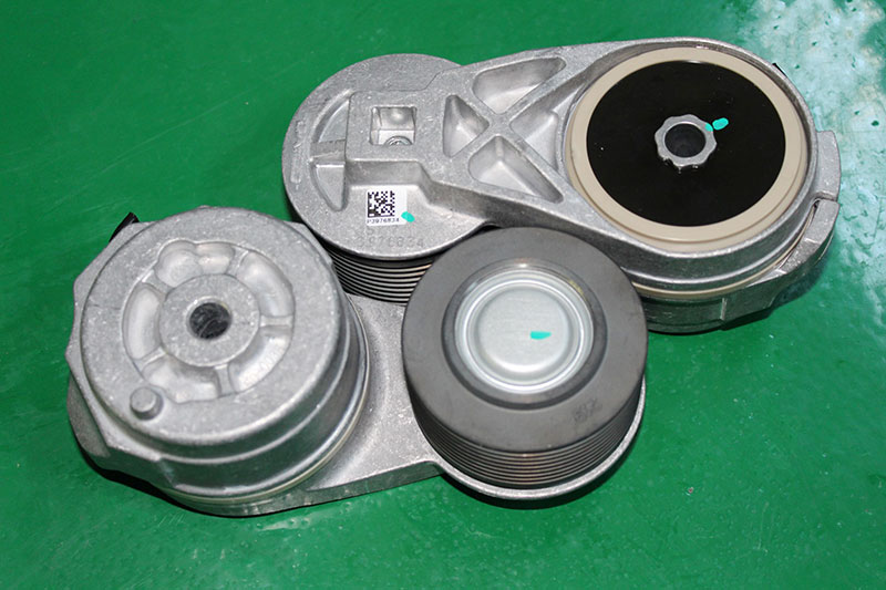 PC360-7皮带涨紧轮